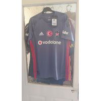 Vintage Beşiktaş Gökhan Gönül #77 Grey Jersey 2017/18 from adidas at Besiktas Shop # CI4515