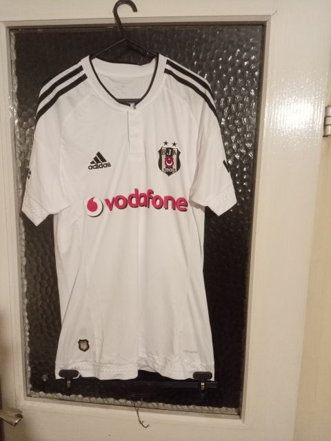 Vintage Beşiktaş Mario Gomez #33 Home Jersey 2015/16 from adidas at Besiktas Shop # AN5920