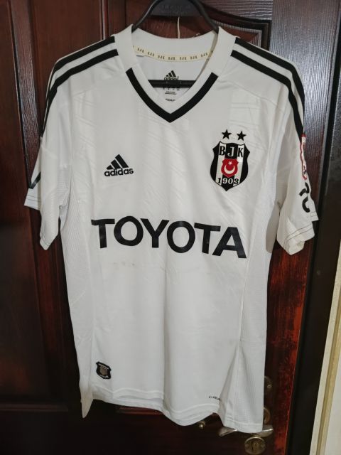 Vintage Beşiktaş İbrahim Toraman #5 White Jersey from adidas at Besiktas Shop # 