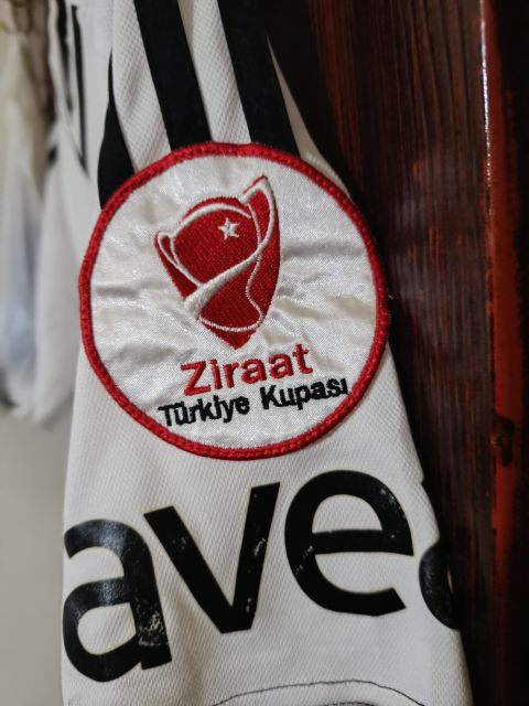 Vintage Beşiktaş İbrahim Toraman #5 White Jersey from adidas at Besiktas Shop # 