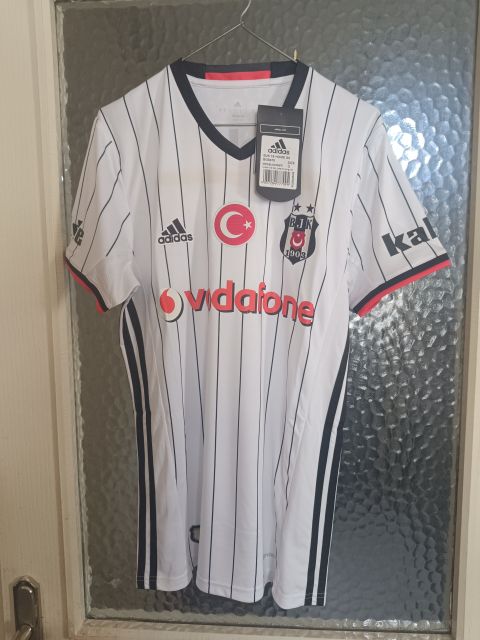 Vintage Beşiktaş 2016/17 Quaresma #7 Home Jersey from adidas at Besiktas Shop # BG8470