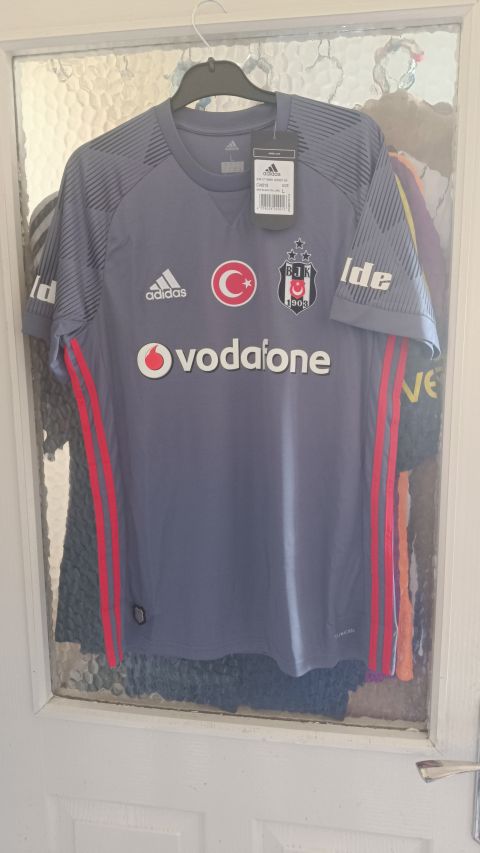 Vintage Beşiktaş Gökhan Gönül #77 Grey Jersey 2017/18 from adidas at Besiktas Shop # CI4515